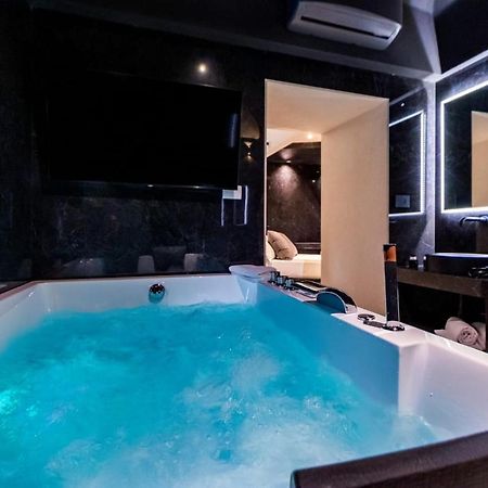 4 Suites " Unconventional Living Rooms " คาตาเนีย ภายนอก รูปภาพ