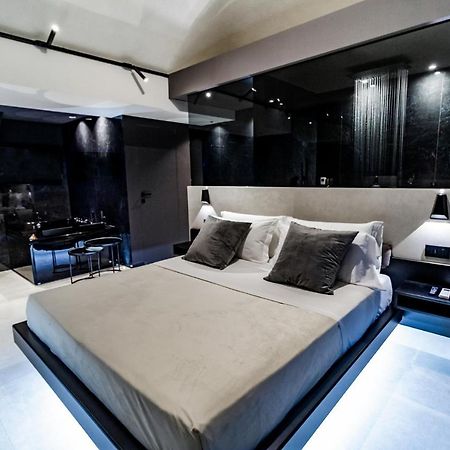 4 Suites " Unconventional Living Rooms " คาตาเนีย ภายนอก รูปภาพ