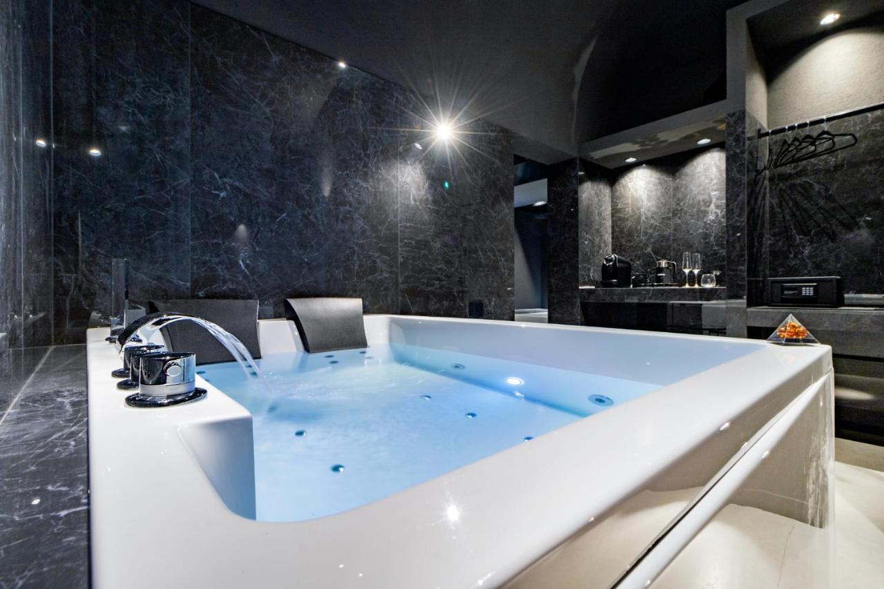 4 Suites " Unconventional Living Rooms " คาตาเนีย ภายนอก รูปภาพ