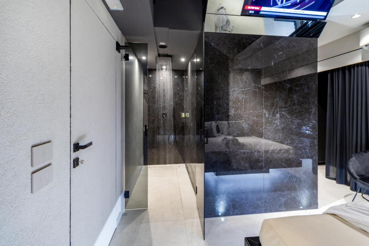4 Suites " Unconventional Living Rooms " คาตาเนีย ภายนอก รูปภาพ