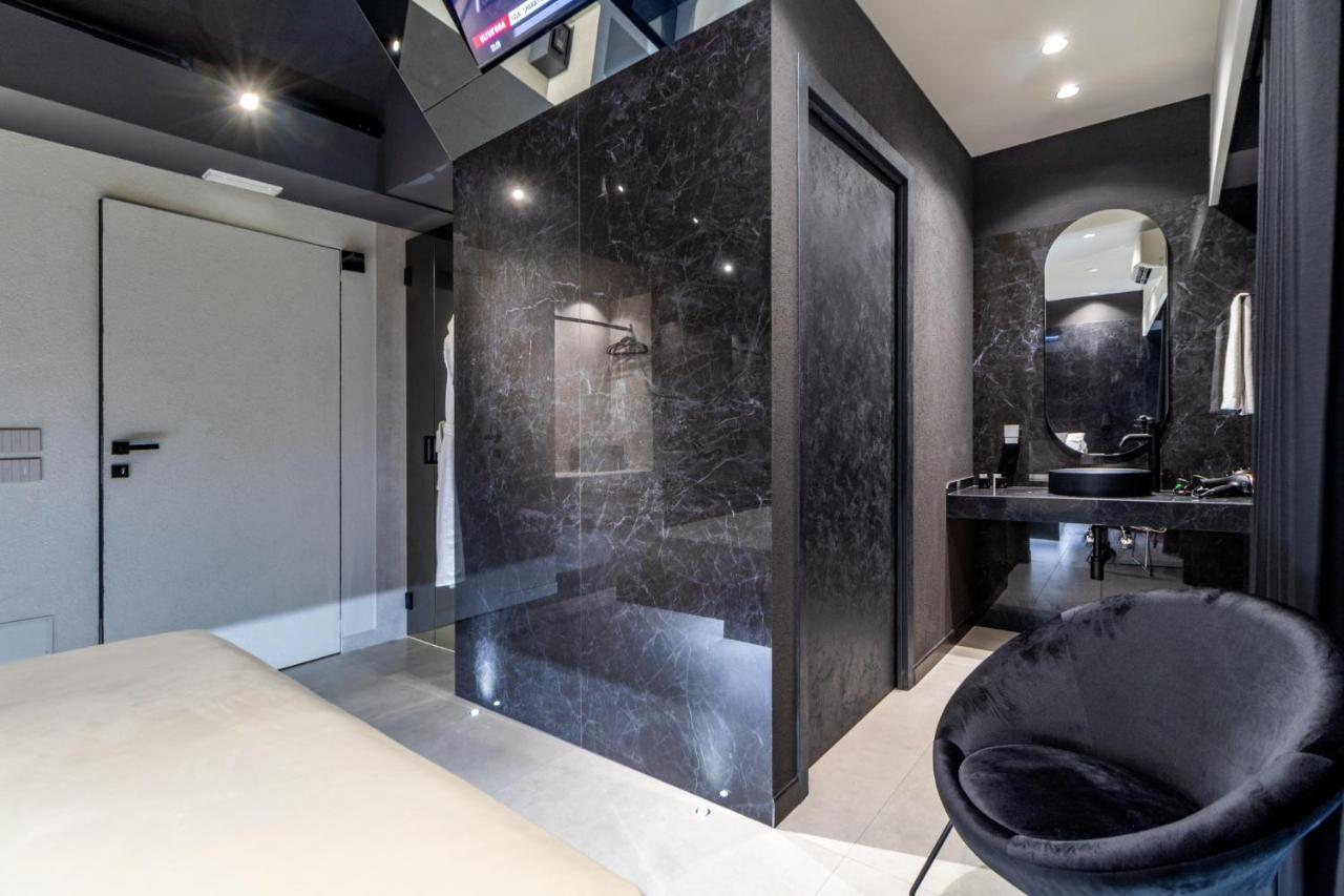 4 Suites " Unconventional Living Rooms " คาตาเนีย ภายนอก รูปภาพ