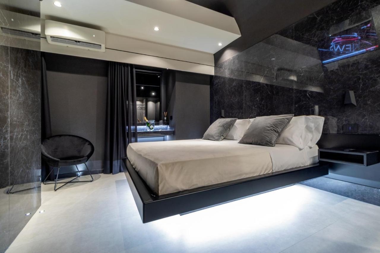 4 Suites " Unconventional Living Rooms " คาตาเนีย ภายนอก รูปภาพ
