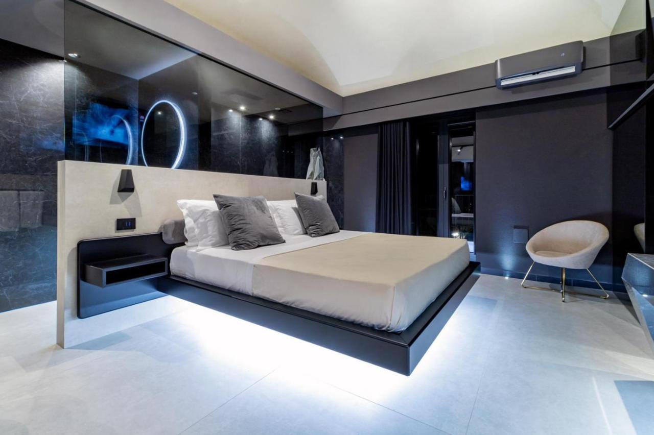 4 Suites " Unconventional Living Rooms " คาตาเนีย ภายนอก รูปภาพ