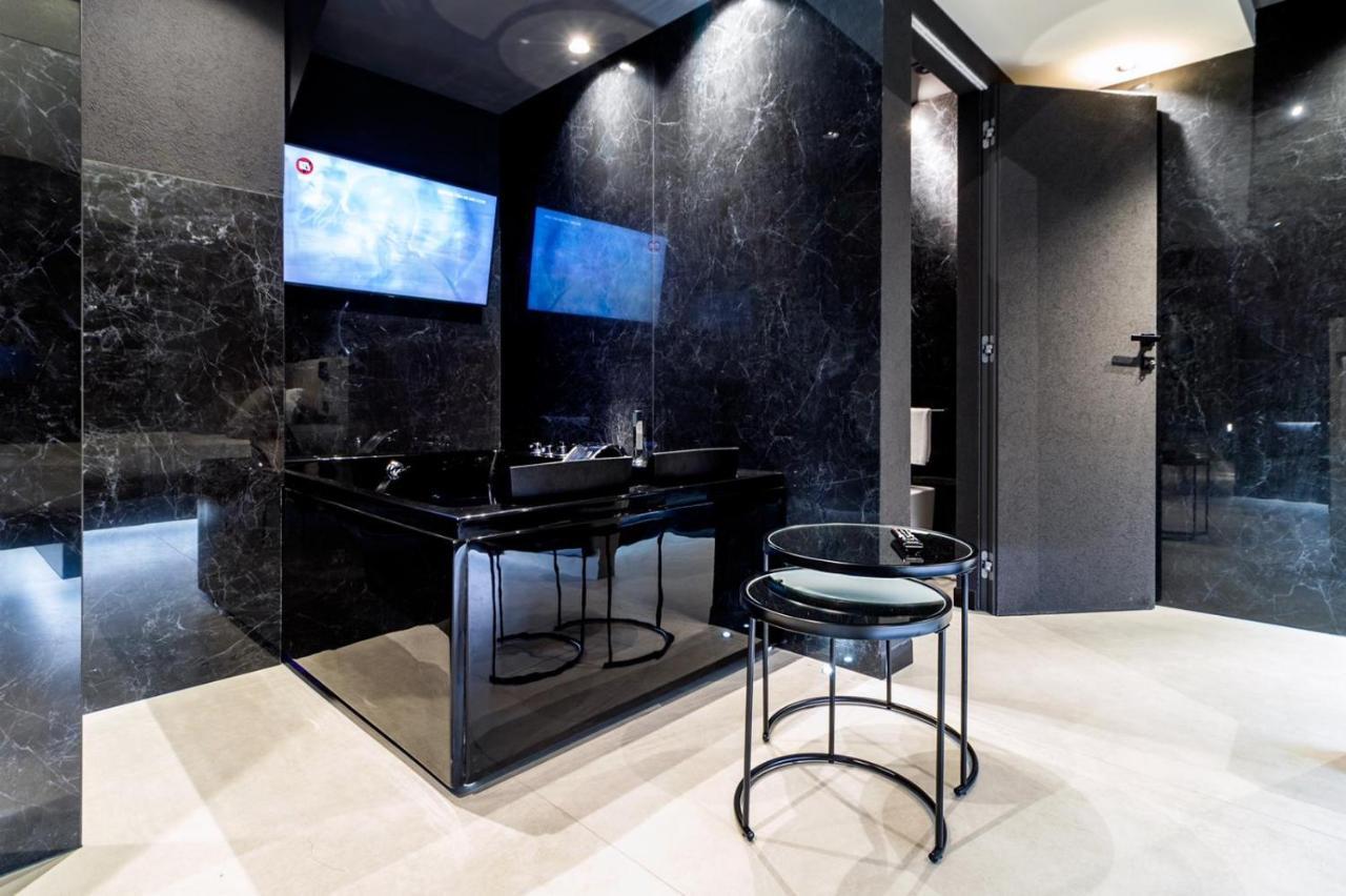 4 Suites " Unconventional Living Rooms " คาตาเนีย ภายนอก รูปภาพ