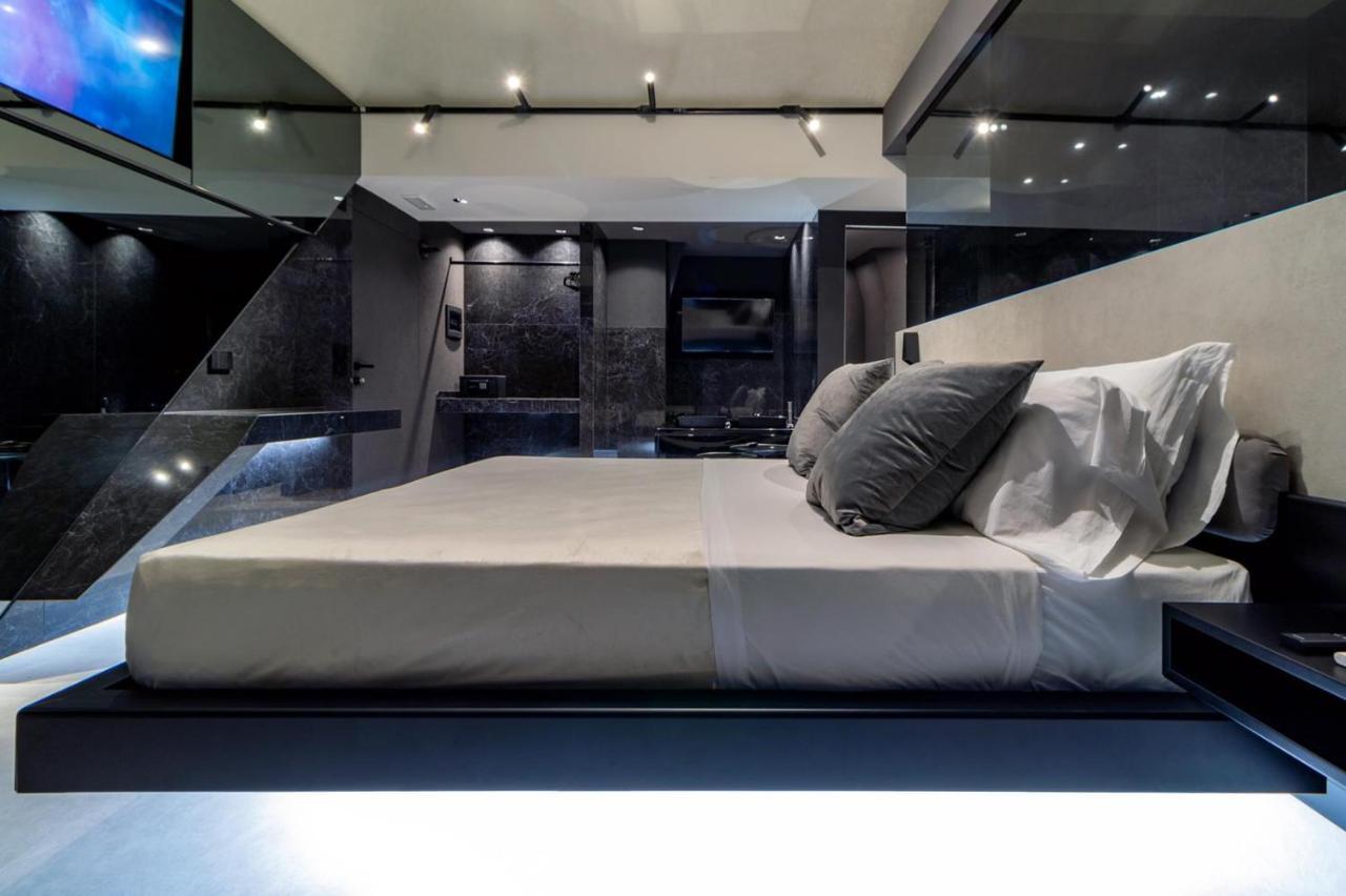 4 Suites " Unconventional Living Rooms " คาตาเนีย ภายนอก รูปภาพ