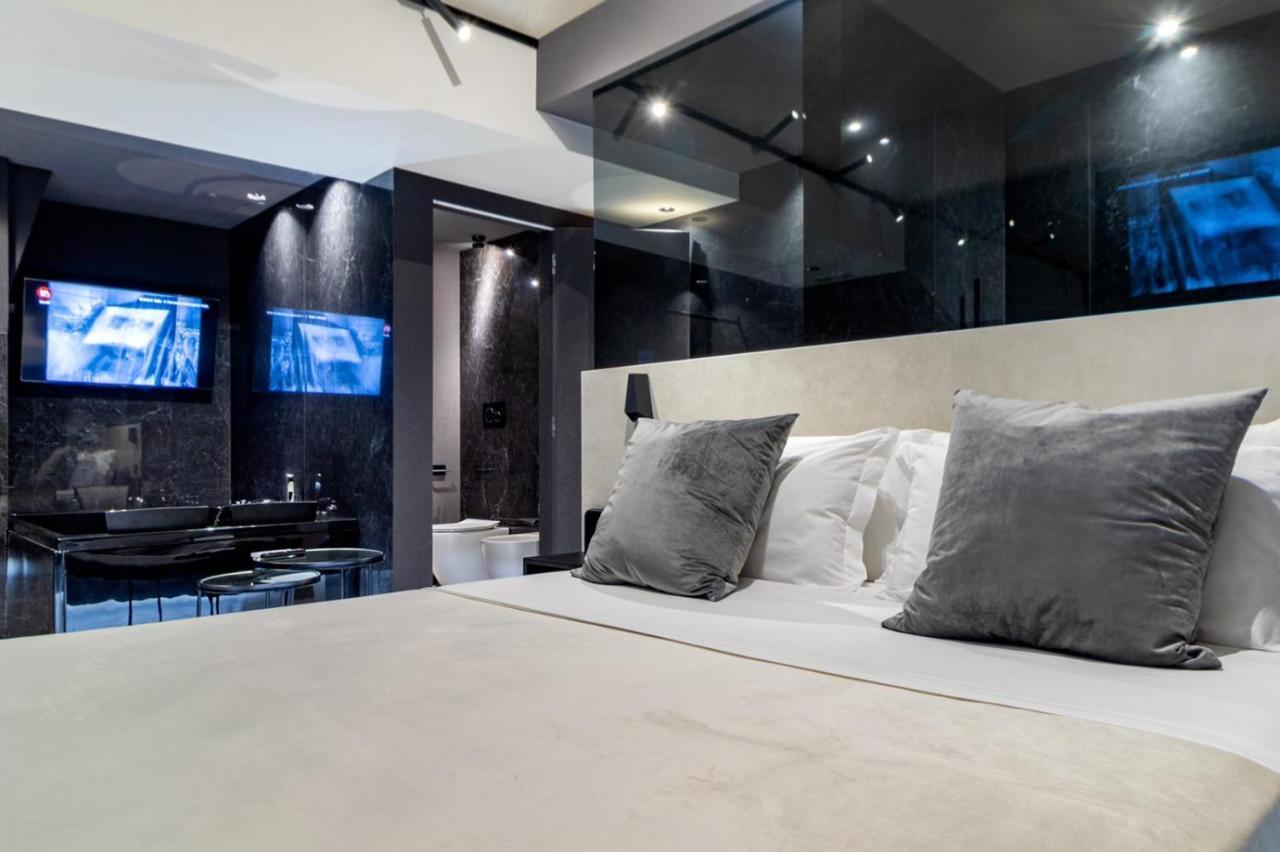 4 Suites " Unconventional Living Rooms " คาตาเนีย ภายนอก รูปภาพ