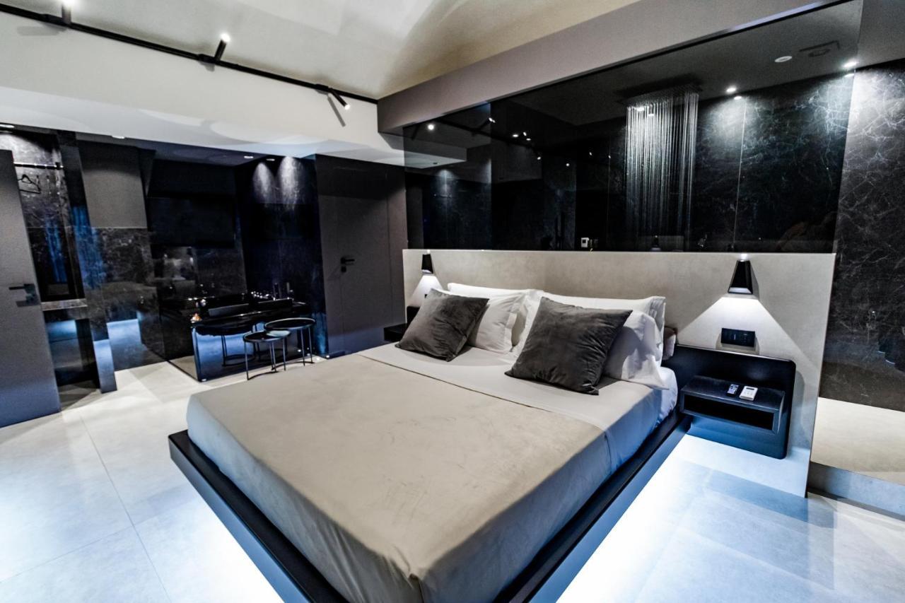 4 Suites " Unconventional Living Rooms " คาตาเนีย ภายนอก รูปภาพ