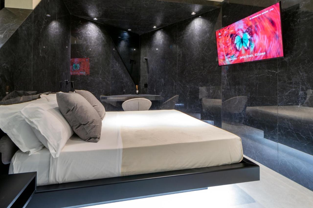4 Suites " Unconventional Living Rooms " คาตาเนีย ภายนอก รูปภาพ